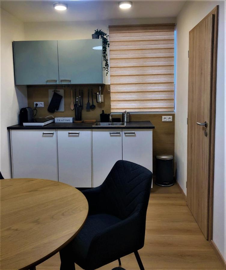 Lady Apartment *